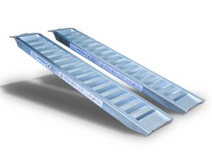 2 Ράμπες αλουμινίου μήκους 1600mm για λαστιχοφόρο ή ερπυστριοφόρο μηχάνημα απόβαρου 1000kg