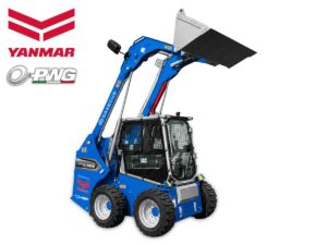 Φορτωτάκι τύπου Bobcat, με ικανότητα φόρτωσης 1160 kg, καμπίνα A/C, high-flow 137 L/min, ιταλικό υδροστατικό σύστημα PWG και κινητήρα Yanmar 70 hp.